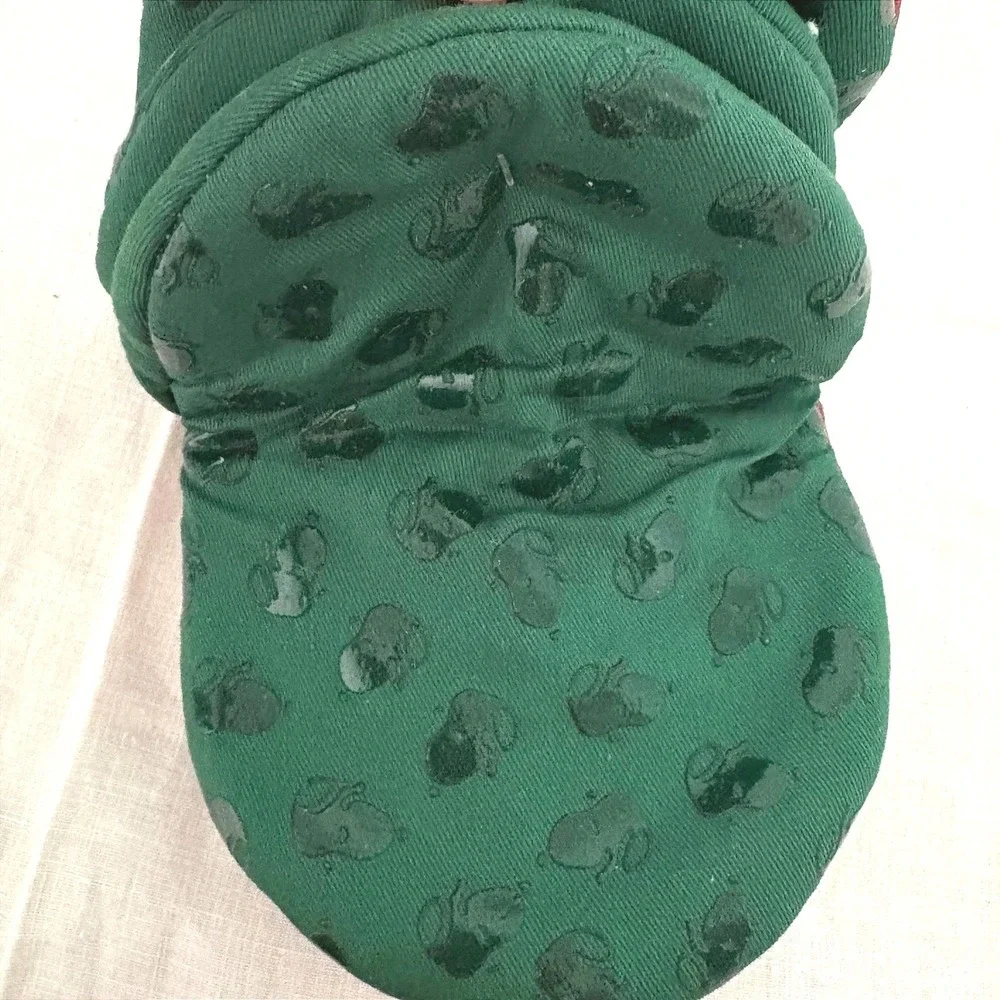 Peanuts Snoopy Christmas 2 Pack Silicone Mini Oven Mitts Ice Skating Red Green